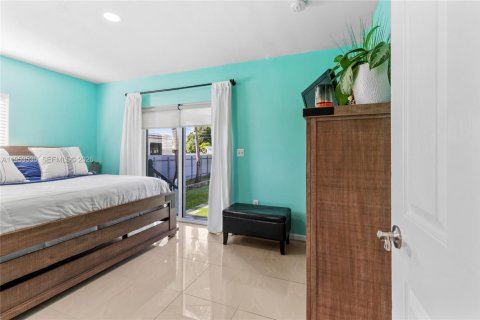 Villa ou maison à louer à Miami, Floride: 3 chambres, 136.1 m2 № 2010870 - photo 14