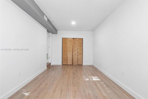 Villa ou maison à louer à Miami, Floride: 3 chambres, 136.1 m2 № 2010870 - photo 22