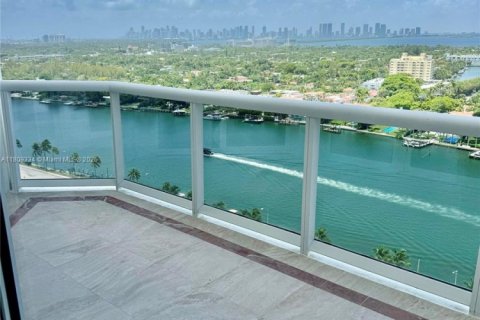 Condo in Miami Beach, Florida, 1 bedroom  № 1977423 - photo 13