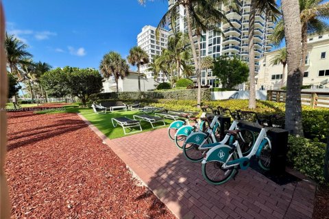 Condo in Miami Beach, Florida, 1 bedroom  № 1977423 - photo 19