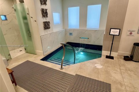 Condo in Miami Beach, Florida, 1 bedroom  № 1977423 - photo 20