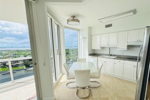 Condo in Miami Beach, Florida, 1 bedroom  № 1977423 - photo 3