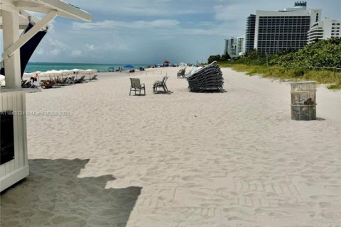 Condo in Miami Beach, Florida, 1 bedroom  № 1977423 - photo 15