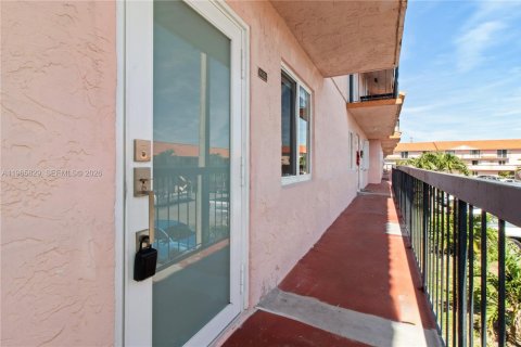 Кондоминиум с 3 спальнями в Хайалиа, Флорида № 2027485