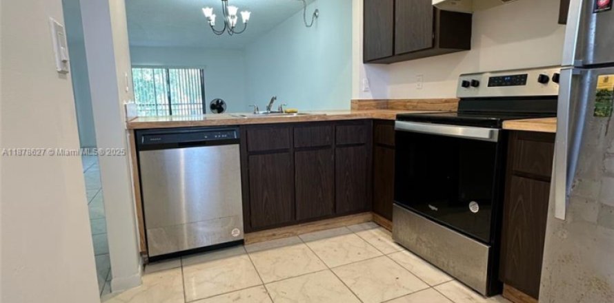 Condo in Miami, Florida, 2 bedrooms № 1927364