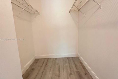 Condo in Miami, Florida, 2 bedrooms № 1927364 - photo 14