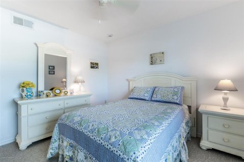 Condo in Lake Suzy, Florida, 2 bedrooms  № 1675010 - photo 22