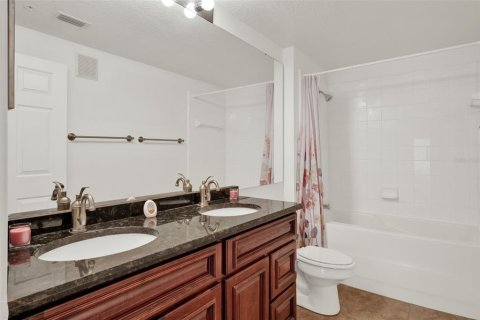 Condo in Orlando, Florida, 3 bedrooms  № 1882858 - photo 12