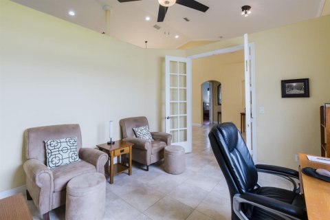 Casa en venta en Port St. Lucie, Florida, 4 dormitorios, 270.62 m2 № 2087490 - foto 9
