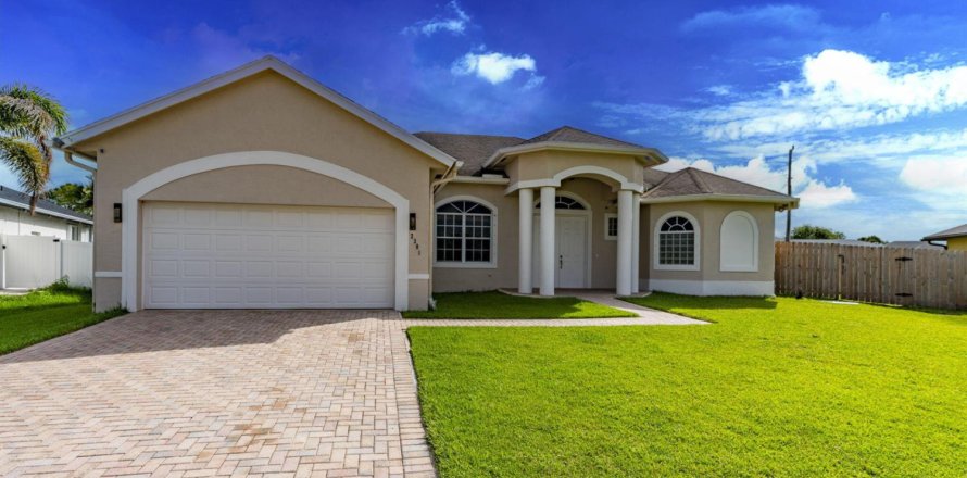 Casa en Port St. Lucie, Florida 4 dormitorios, 270.62 m2 № 2087490