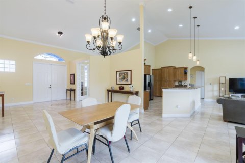 Casa en venta en Port St. Lucie, Florida, 4 dormitorios, 270.62 m2 № 2087490 - foto 11