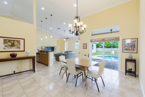 Casa en venta en Port St. Lucie, Florida, 4 dormitorios, 270.62 m2 № 2087490 - foto 10