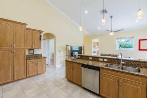 Casa en venta en Port St. Lucie, Florida, 4 dormitorios, 270.62 m2 № 2087490 - foto 21