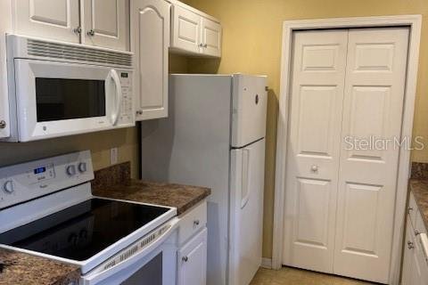 Condo in Port Richey, Florida, 2 bedrooms № 2156037 - photo 7