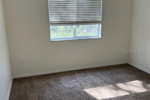 Condo in Port Richey, Florida, 2 bedrooms № 2156037 - photo 13