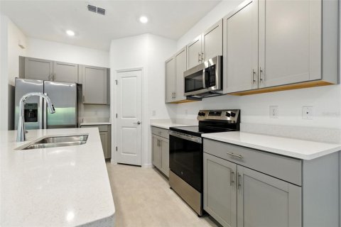Townhouse in Wesley Chapel, Florida 3 bedrooms, 127.55 sq.m. № 1869455 - photo 8