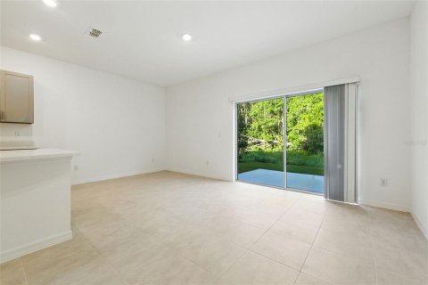 Townhouse in Wesley Chapel, Florida 3 bedrooms, 127.55 sq.m. № 1869455 - photo 15
