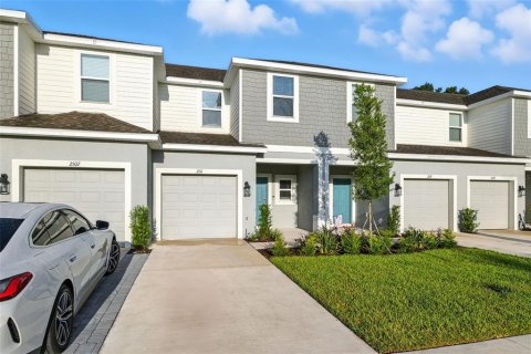 Townhouse in Wesley Chapel, Florida 3 bedrooms, 127.55 sq.m. № 1869455 - photo 2