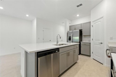 Townhouse in Wesley Chapel, Florida 3 bedrooms, 127.55 sq.m. № 1869455 - photo 9