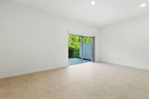 Townhouse in Wesley Chapel, Florida 3 bedrooms, 127.55 sq.m. № 1869455 - photo 13