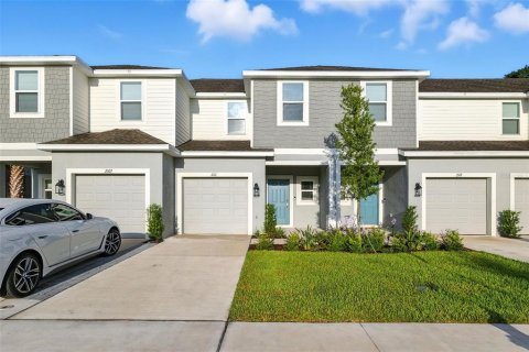 Townhouse in Wesley Chapel, Florida 3 bedrooms, 127.55 sq.m. № 1869455 - photo 3