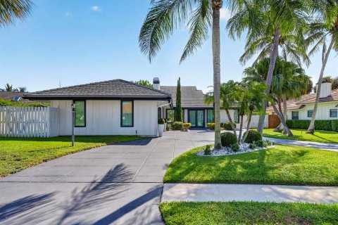 Casa en venta en Palm Beach Gardens, Florida, 5 dormitorios, 262.82 m2 № 2382807 - foto 3