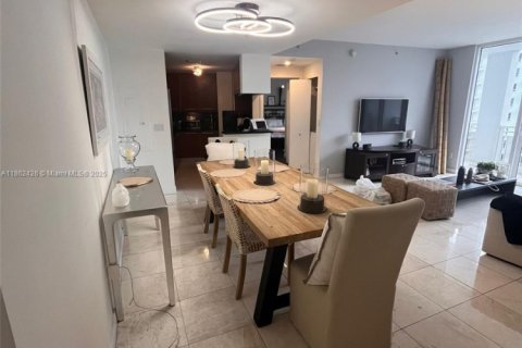 Condominio en venta en Miami, Florida, 1 dormitorio, 95.78 m2 № 2034196 - foto 4