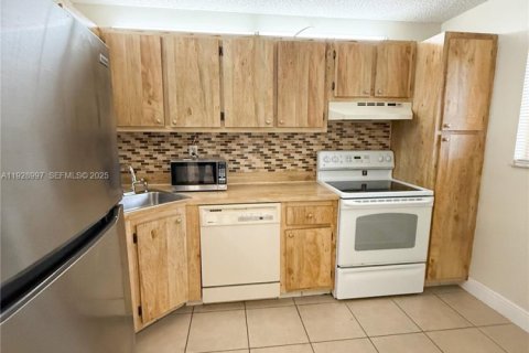 Copropriété à louer à Plantation, Floride: 2 chambres, 83.61 m2 № 1987330 - photo 5