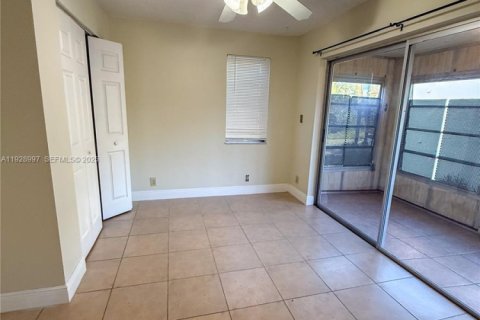 Copropriété à louer à Plantation, Floride: 2 chambres, 83.61 m2 № 1987330 - photo 9