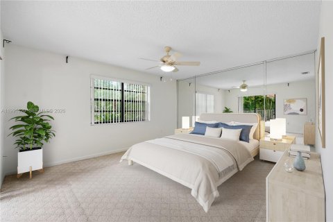 House in Sunrise, Florida 3 bedrooms, 167.6 sq.m. № 2064807 - photo 9