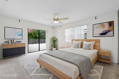 House in Sunrise, Florida 3 bedrooms, 167.6 sq.m. № 2064807 - photo 10