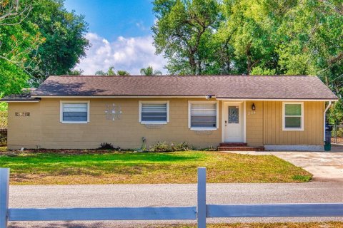 House in Orange City, Florida 3 bedrooms, 113.71 sq.m. № 1812777 - photo 1