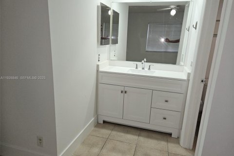 Снять в аренду кондоминиум в Корал-Спрингс, Флорида 2 спальни, 71.26м2, № 1989654 - фото 9