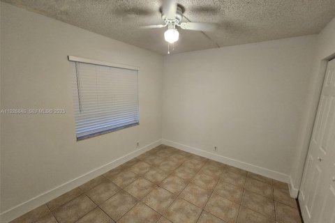 Снять в аренду кондоминиум в Корал-Спрингс, Флорида 2 спальни, 71.26м2, № 1989654 - фото 11