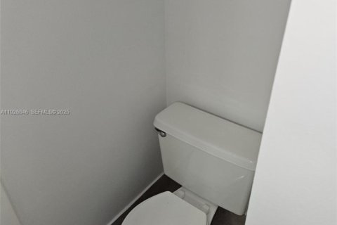 Снять в аренду кондоминиум в Корал-Спрингс, Флорида 2 спальни, 71.26м2, № 1989654 - фото 13