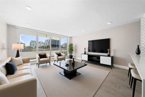 Купить кондоминиум в Форт-Лодердейл, Флорида 1 спальня, 78.97м2, № 2060263 - фото 2