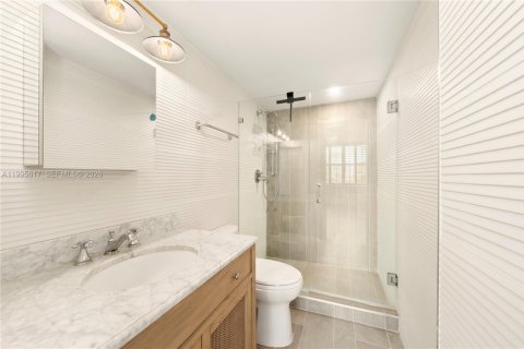 Купить кондоминиум в Форт-Лодердейл, Флорида 1 спальня, 78.97м2, № 2060263 - фото 12