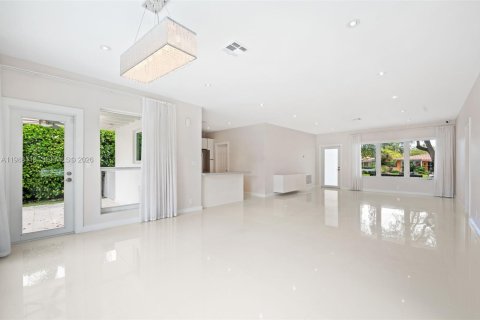 Купить виллу или дом в Корал-Гейблс, Флорида 3 спальни, 142.23м2, № 2049029 - фото 12