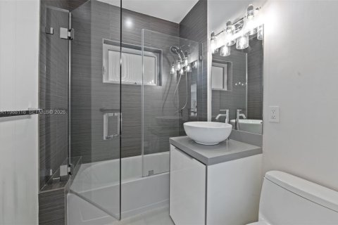 Купить виллу или дом в Корал-Гейблс, Флорида 3 спальни, 142.23м2, № 2049029 - фото 22