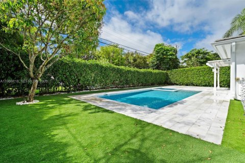 Купить виллу или дом в Корал-Гейблс, Флорида 3 спальни, 142.23м2, № 2049029 - фото 30