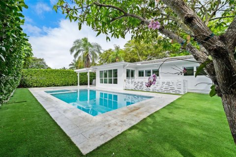 Купить виллу или дом в Корал-Гейблс, Флорида 3 спальни, 142.23м2, № 2049029 - фото 28