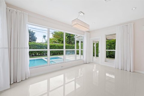 Купить виллу или дом в Корал-Гейблс, Флорида 3 спальни, 142.23м2, № 2049029 - фото 9