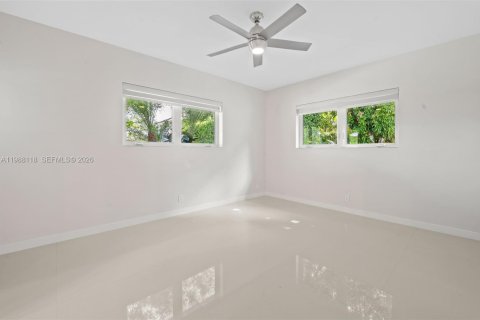 Купить виллу или дом в Корал-Гейблс, Флорида 3 спальни, 142.23м2, № 2049029 - фото 17