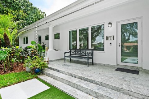 Купить виллу или дом в Корал-Гейблс, Флорида 3 спальни, 142.23м2, № 2049029 - фото 5