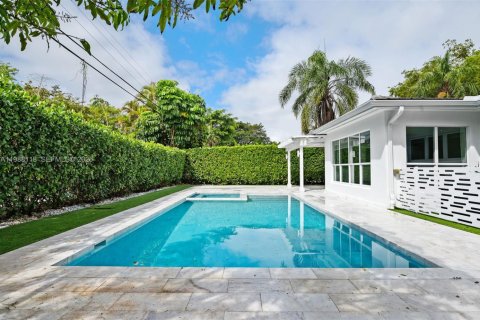 Купить виллу или дом в Корал-Гейблс, Флорида 3 спальни, 142.23м2, № 2049029 - фото 29