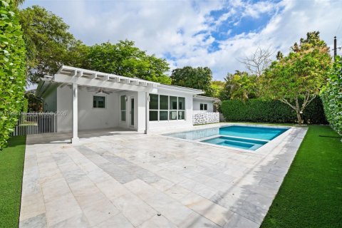 Купить виллу или дом в Корал-Гейблс, Флорида 3 спальни, 142.23м2, № 2049029 - фото 26