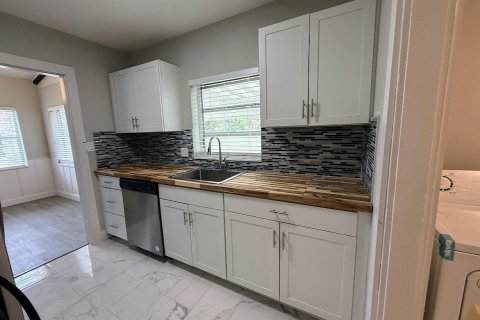 Villa ou maison à vendre à St. Lucie, Floride: 2 chambres, 107.58 m2 № 2077434 - photo 28