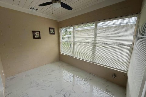 Villa ou maison à vendre à St. Lucie, Floride: 2 chambres, 107.58 m2 № 2077434 - photo 8