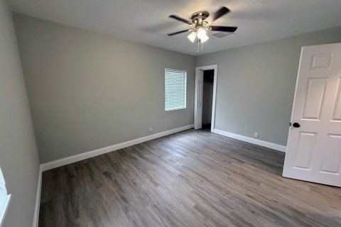 Villa ou maison à vendre à St. Lucie, Floride: 2 chambres, 107.58 m2 № 2077434 - photo 15