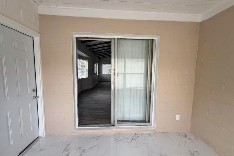 Villa ou maison à vendre à St. Lucie, Floride: 2 chambres, 107.58 m2 № 2077434 - photo 11